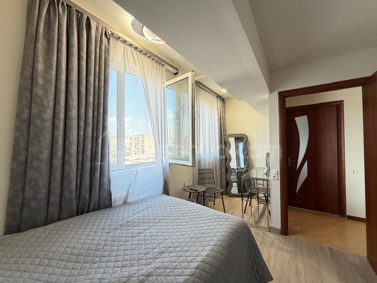 4 Սենյականոց Բնակարան, 75քմ, 10/12 հարկ, Կապիտալ Վերանորոգված