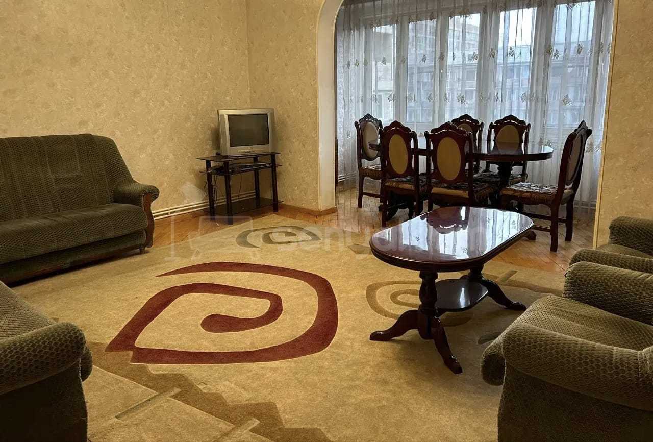 3 Սենյականոց Բնակարան, 80քմ, 5/9 հարկ, Նորմալ Վիճակում