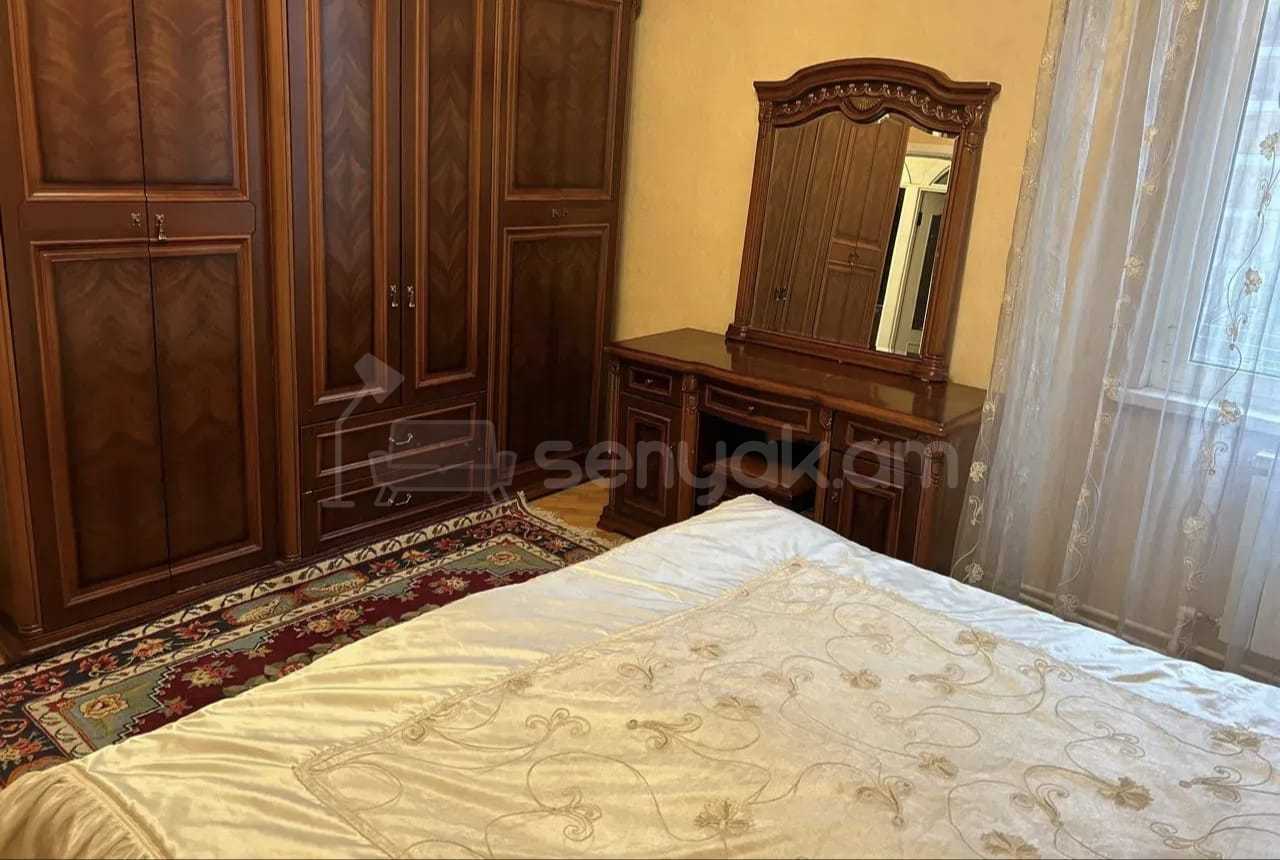 3 Սենյականոց Բնակարան, 80քմ, 5/9 հարկ, Նորմալ Վիճակում