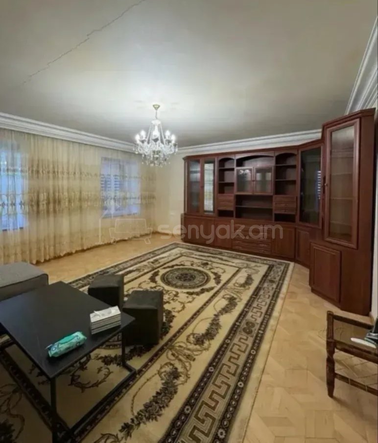 5 Սենյականոց Բնակարան Քարե Շենքում, 140քմ, 3/5 հարկ, Նորմալ Վիճակում, Կահավորված