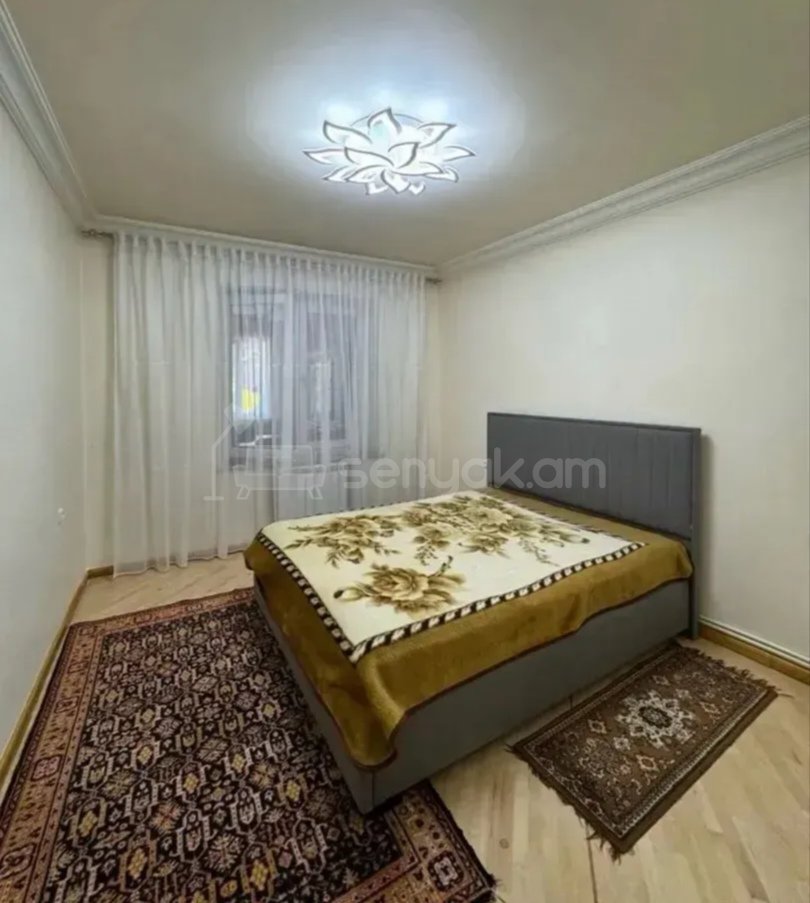 5 Սենյականոց Բնակարան Քարե Շենքում, 140քմ, 3/5 հարկ, Նորմալ Վիճակում, Կահավորված