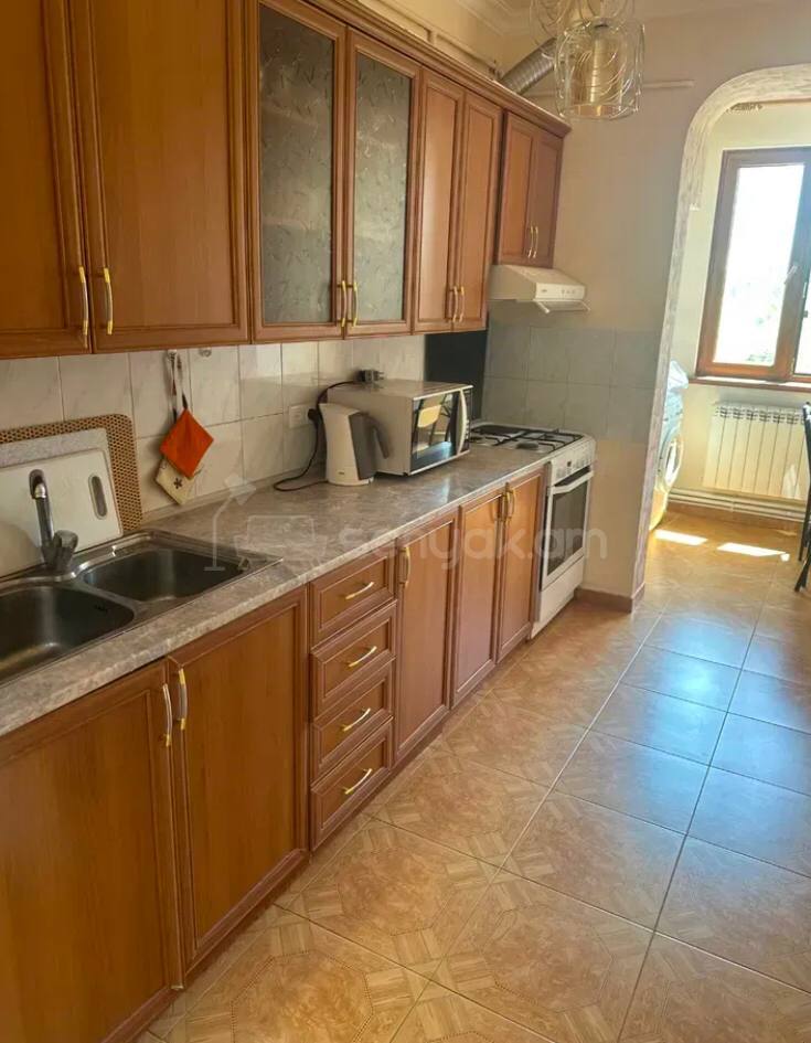 3 Սենյականոց Բնակարան Քարե Շենքում, 68քմ, 3/5 հարկ, Կոսմետիկ Վերանորոգված, Կահավորված