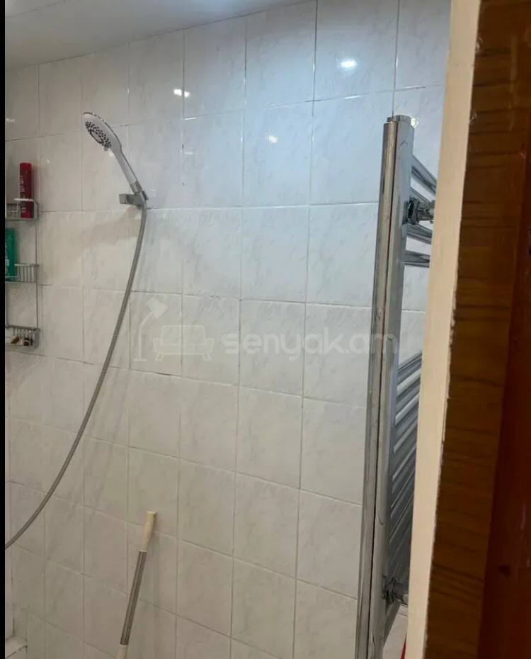 3 Սենյականոց Բնակարան Քարե Շենքում, 68քմ, 3/5 հարկ, Կոսմետիկ Վերանորոգված, Կահավորված