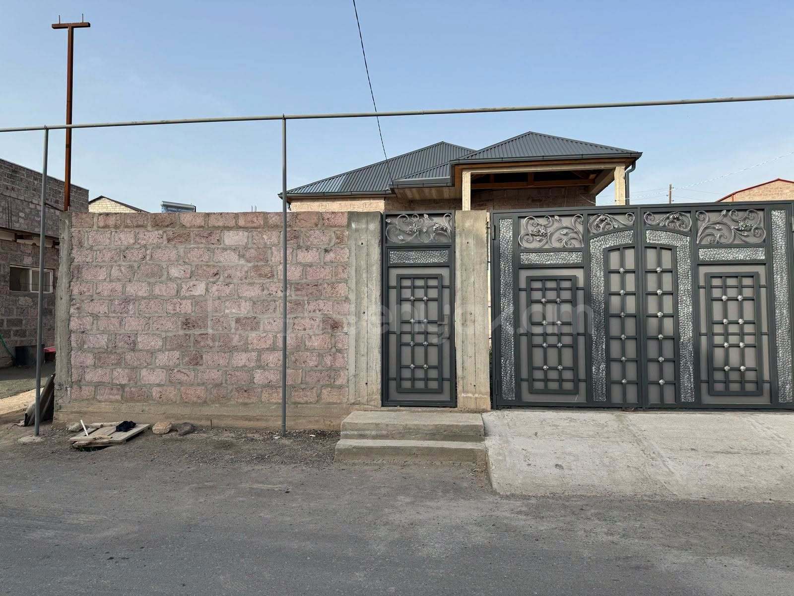 4 Սենյականոց Սեփական Տուն, 110քմ, Կոսմետիկ Վերանորոգված