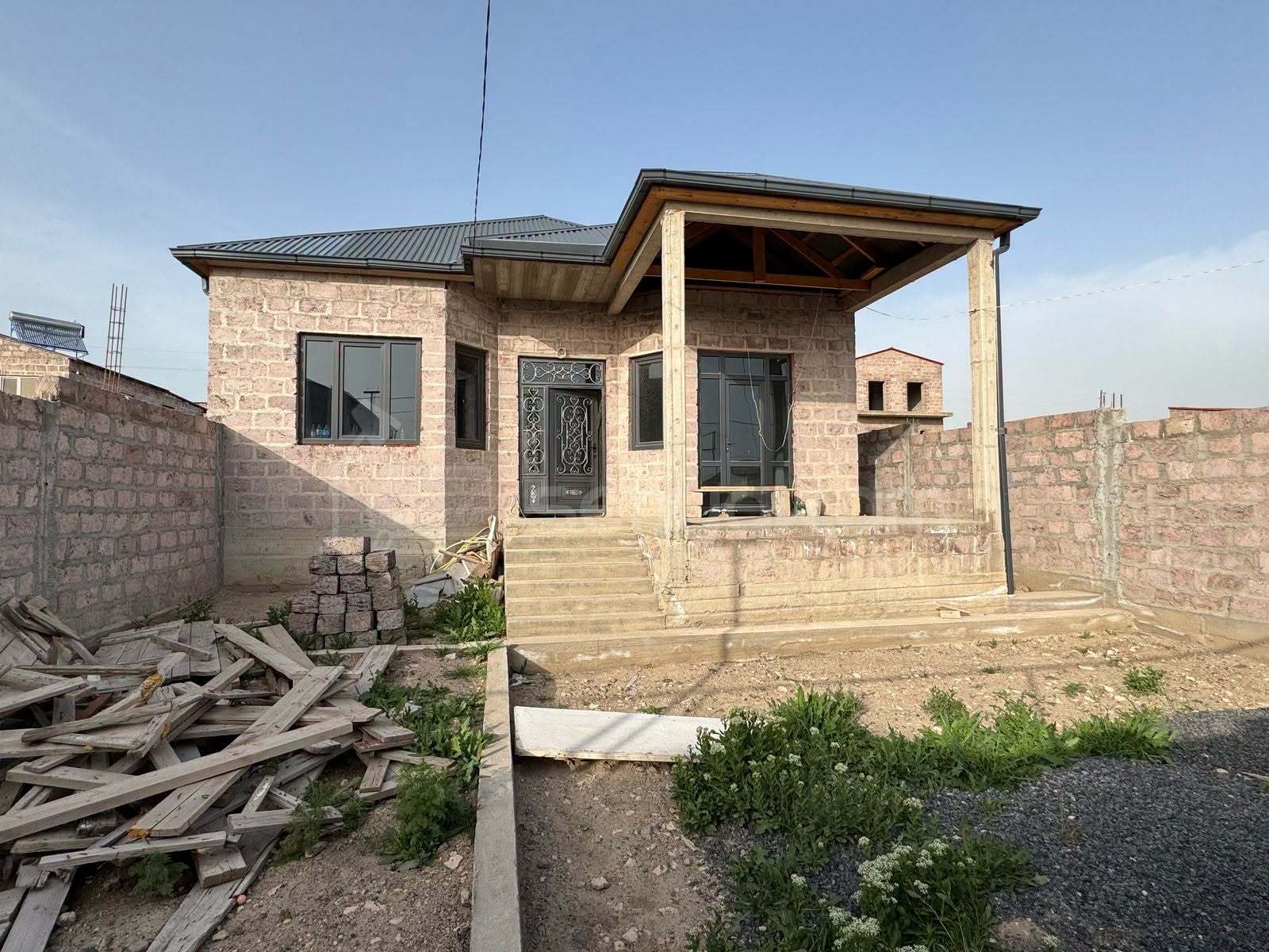 4 Սենյականոց Սեփական Տուն, 110քմ, Կոսմետիկ Վերանորոգված