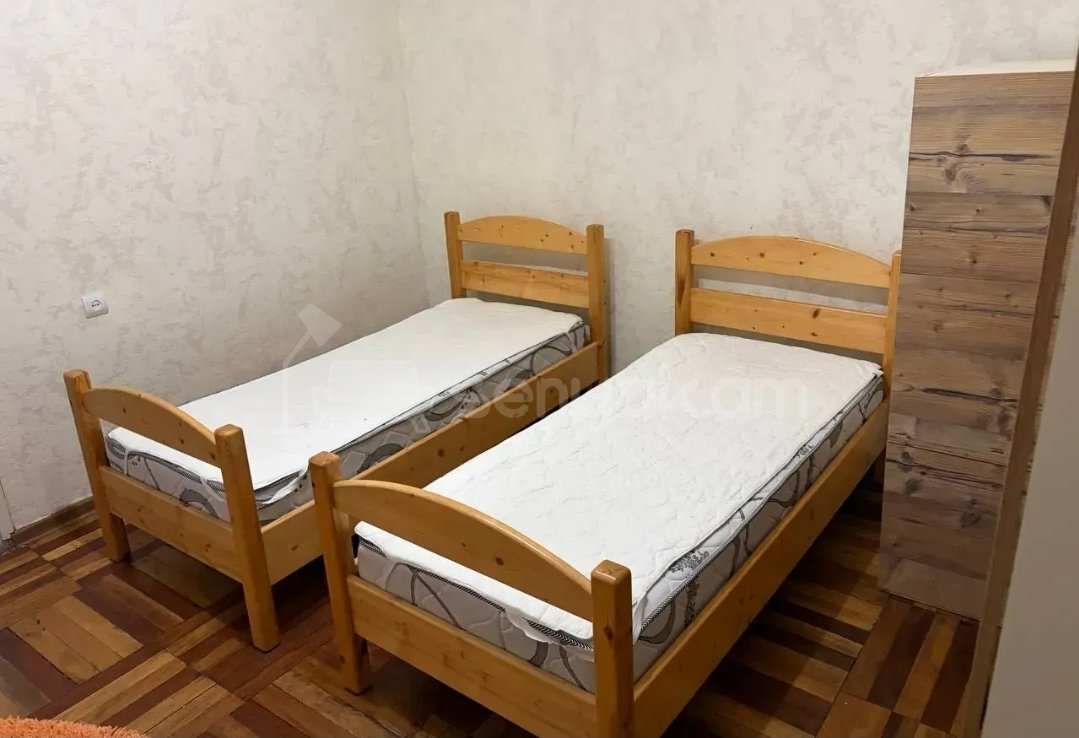 3 Սենյականոց Բնակարան, 80քմ, 2/9 հարկ, Նորմալ Վիճակում, Կահավորված, Արևկող