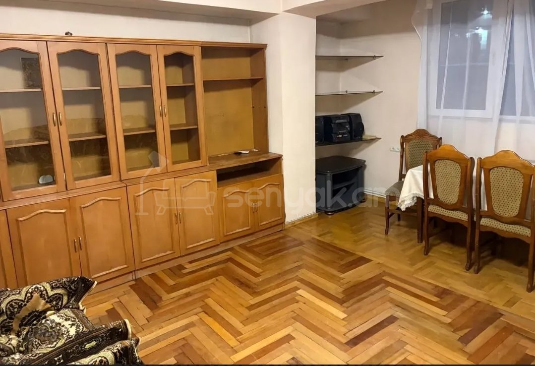 3 Սենյականոց Բնակարան, 80քմ, 2/9 հարկ, Նորմալ Վիճակում, Կահավորված, Արևկող