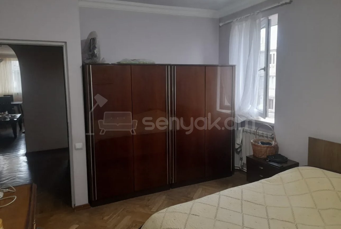 5 Սենյականոց Բնակարան Քարե Շենքում, 99քմ, 6/8 հարկ, Կապիտալ Վերանորոգված
