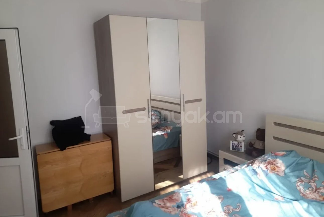 5 Սենյականոց Բնակարան Քարե Շենքում, 99քմ, 6/8 հարկ, Կապիտալ Վերանորոգված