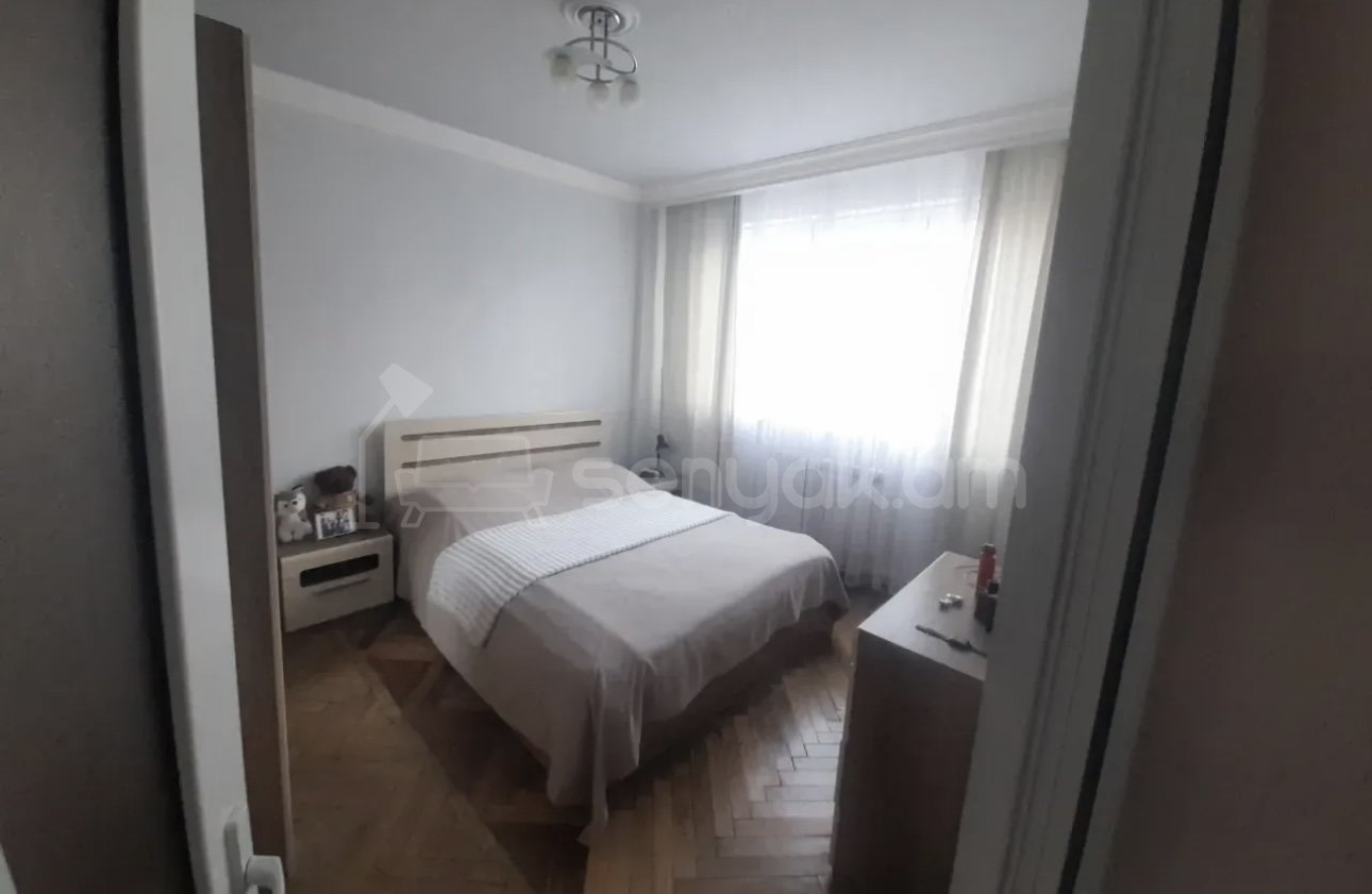 5 Սենյականոց Բնակարան Քարե Շենքում, 99քմ, 6/8 հարկ, Կապիտալ Վերանորոգված