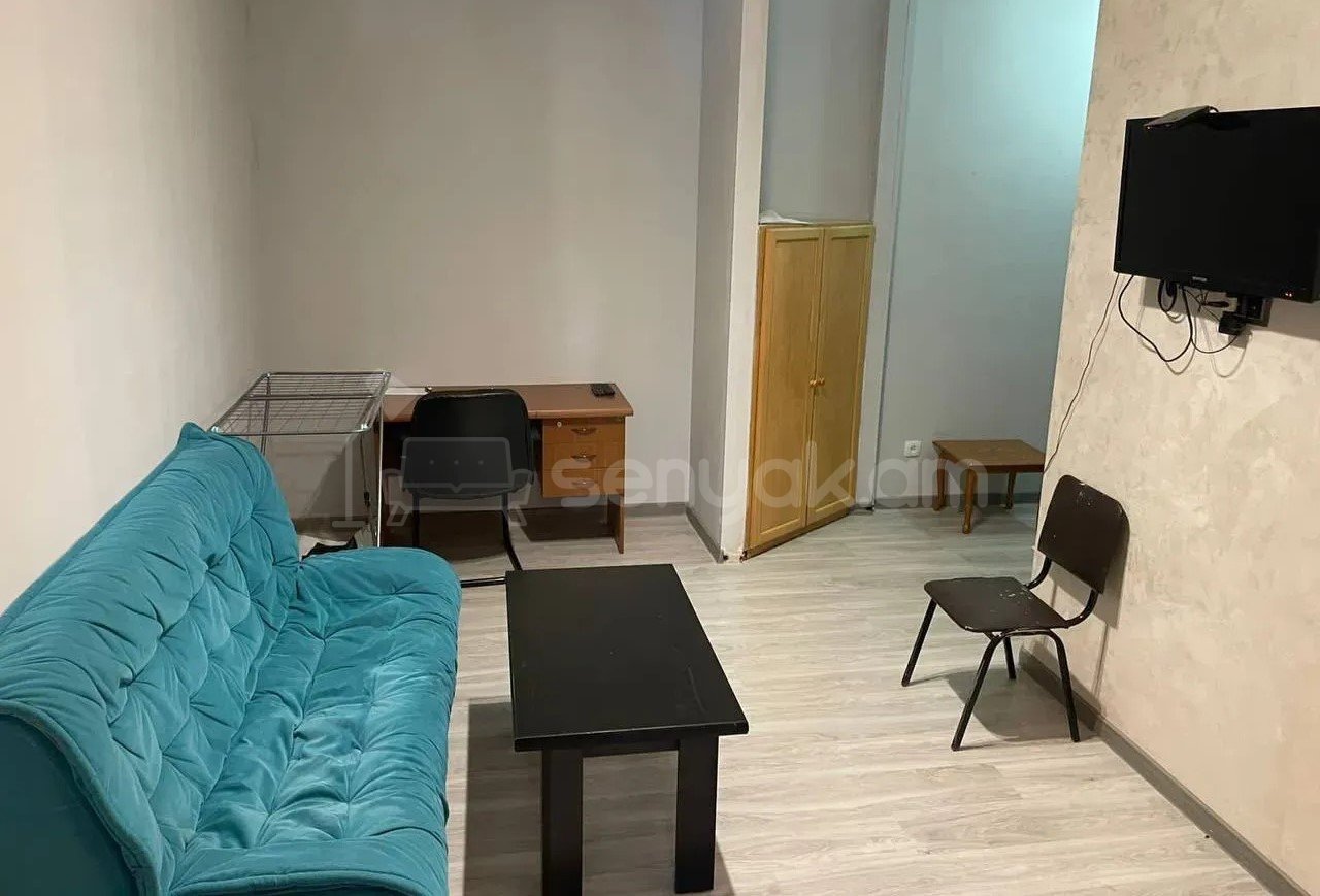 1 Սենյականոց Բնակարան Քարե Շենքում, 35քմ, 2/5 հարկ, Կապիտալ Վերանորոգված