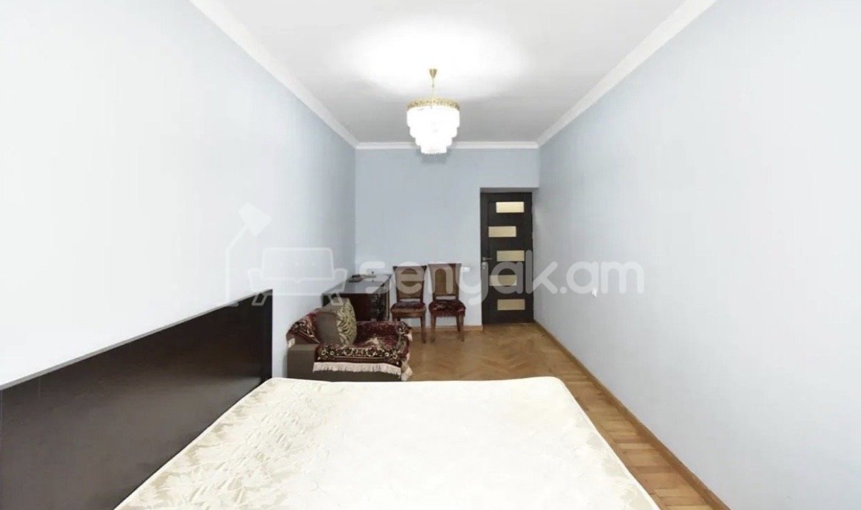 3 Սենյականոց Բնակարան Քարե Շենքում, 72քմ, 1/5 հարկ, Կապիտալ Վերանորոգված, Կահավորված