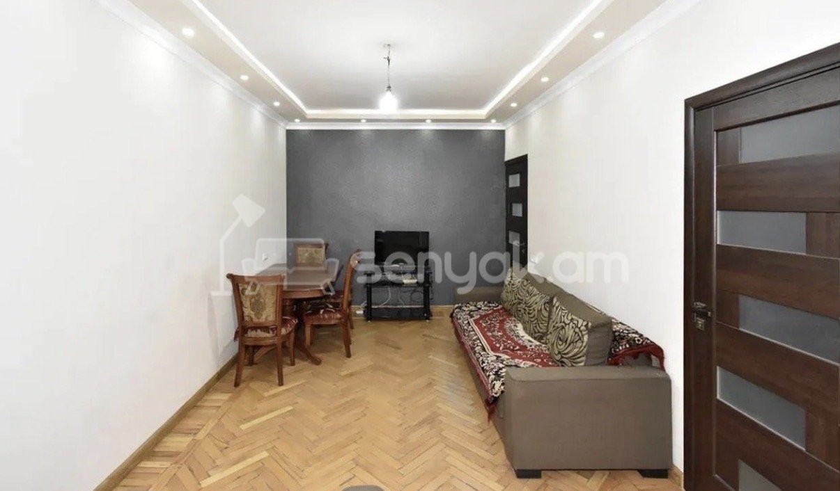 3 Սենյականոց Բնակարան Քարե Շենքում, 72քմ, 1/5 հարկ, Կապիտալ Վերանորոգված, Կահավորված