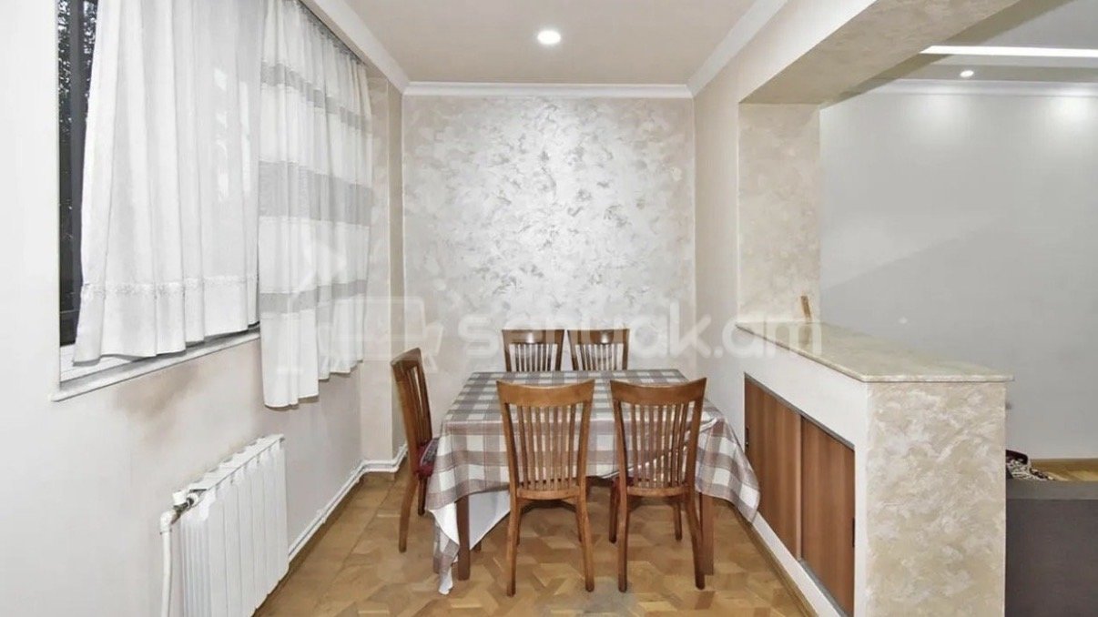 3 Սենյականոց Բնակարան Քարե Շենքում, 72քմ, 1/5 հարկ, Կապիտալ Վերանորոգված, Կահավորված