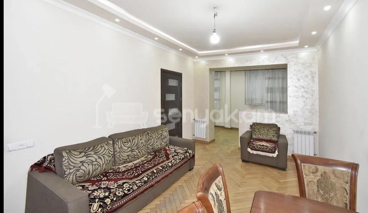 3 Սենյականոց Բնակարան Քարե Շենքում, 72քմ, 1/5 հարկ, Կապիտալ Վերանորոգված, Կահավորված