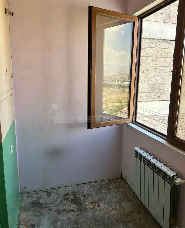 1 Սենյականոց Բնակարան, 45քմ, 8/9 հարկ, Կոսմետիկ Վերանորոգված