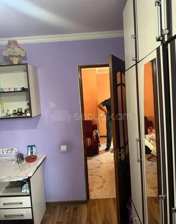2 Սենյականոց Բնակարան Քարե Շենքում, 43քմ, 3/5 հարկ, Կապիտալ Վերանորոգված
