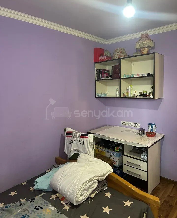 2 Սենյականոց Բնակարան Քարե Շենքում, 43քմ, 3/5 հարկ, Կապիտալ Վերանորոգված