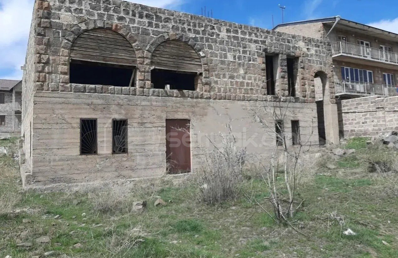 8 Սենյականոց Սեփական Տուն, 218քմ