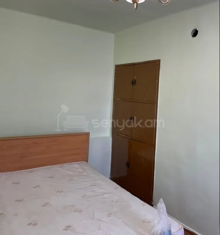 2 Սենյականոց Բնակարան Քարե Շենքում, 56քմ, 2/2 հարկ, Նորմալ Վիճակում, Կահավորված, Արևկող