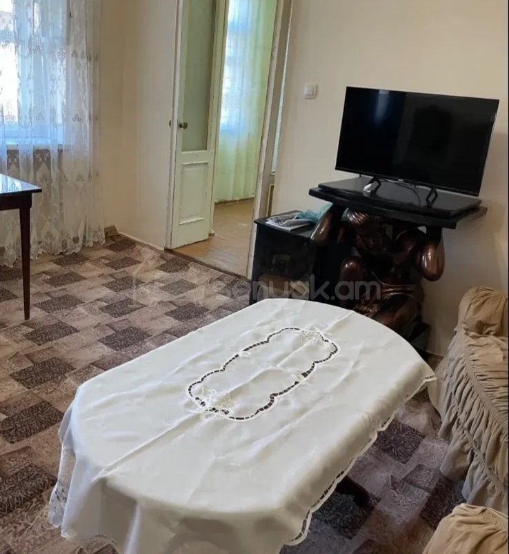 2 Սենյականոց Բնակարան Քարե Շենքում, 56քմ, 2/2 հարկ, Նորմալ Վիճակում, Կահավորված, Արևկող