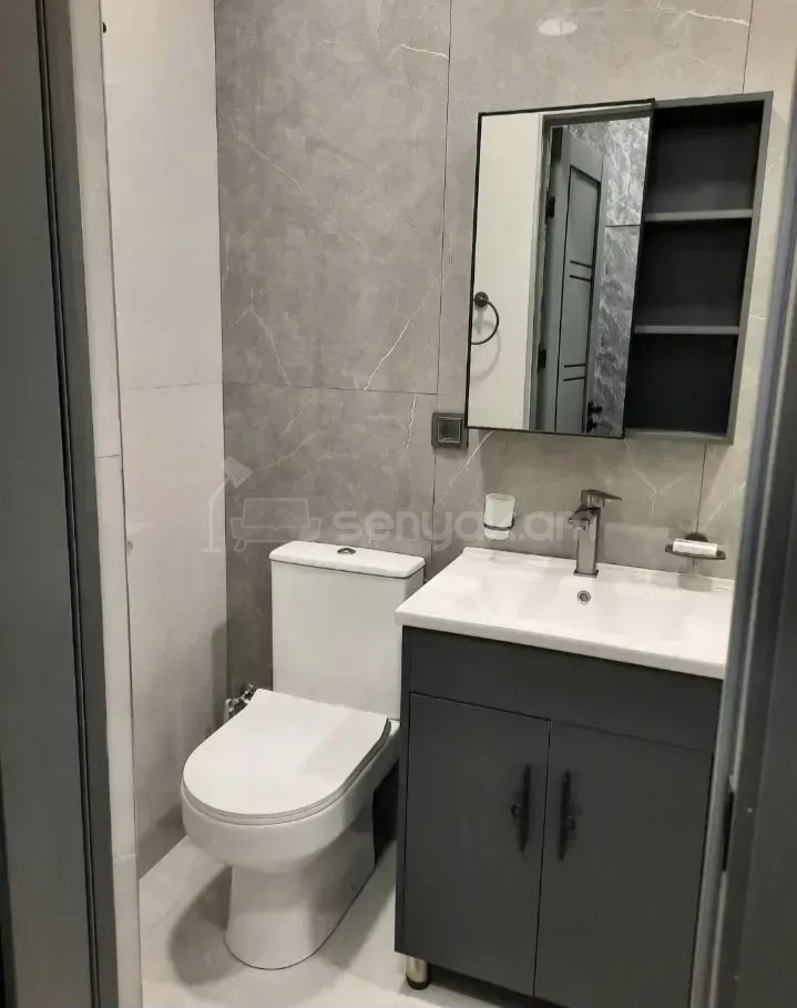 3 Սենյականոց Բնակարան Քարե Շենքում, 58քմ, 5/5 հարկ, Կապիտալ Վերանորոգված, Կահավորված