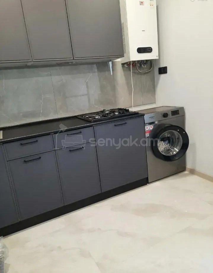3 Սենյականոց Բնակարան Քարե Շենքում, 58քմ, 5/5 հարկ, Կապիտալ Վերանորոգված, Կահավորված