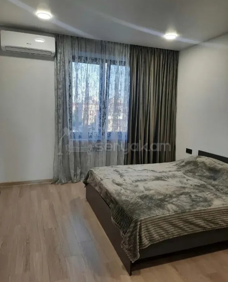 3 Սենյականոց Բնակարան Քարե Շենքում, 58քմ, 5/5 հարկ, Կապիտալ Վերանորոգված, Կահավորված