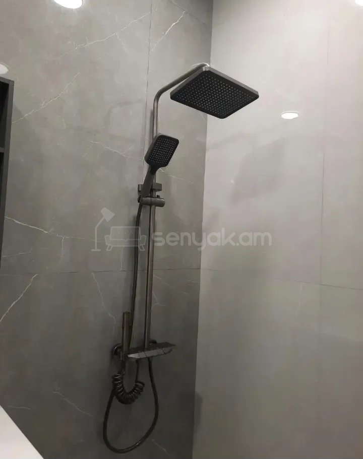 3 Սենյականոց Բնակարան Քարե Շենքում, 58քմ, 5/5 հարկ, Կապիտալ Վերանորոգված, Կահավորված