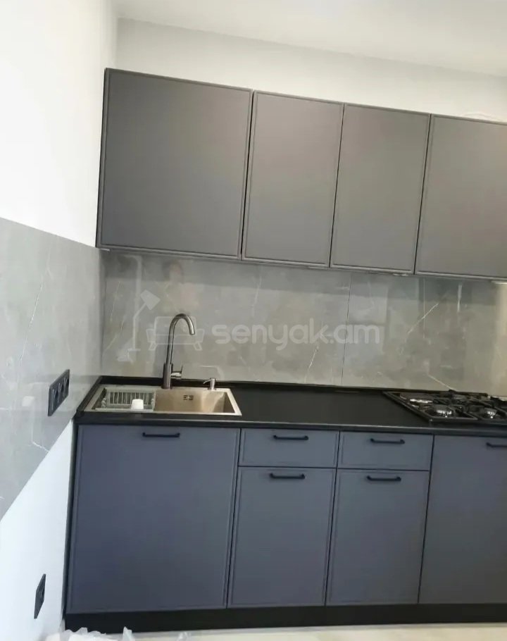 3 Սենյականոց Բնակարան Քարե Շենքում, 58քմ, 5/5 հարկ, Կապիտալ Վերանորոգված, Կահավորված