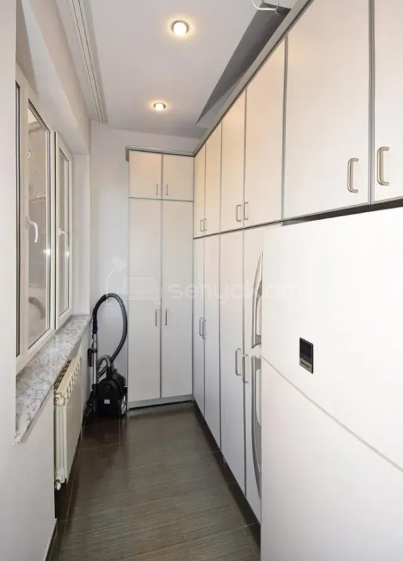 2 Սենյականոց Բնակարան Քարե Շենքում, 81քմ, 2/5 հարկ, Կապիտալ Վերանորոգված