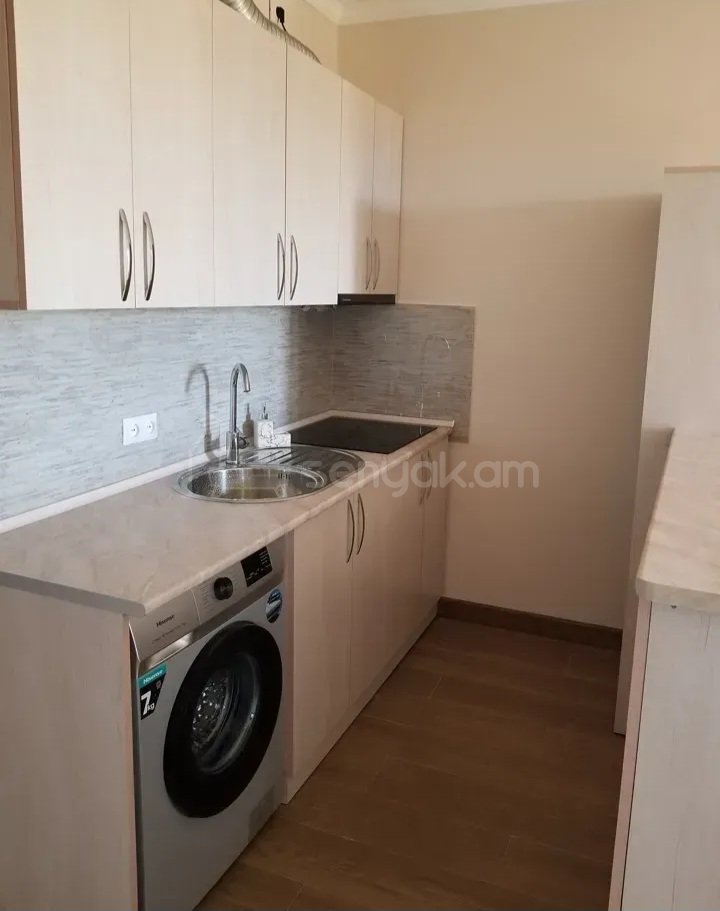 2 Սենյականոց Բնակարան Քարե Շենքում, 40քմ, 5/7 հարկ, Կապիտալ Վերանորոգված, Կահավորված