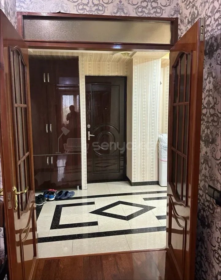 3 Սենյականոց Բնակարան Քարե Շենքում, 80քմ, 4/4 հարկ, Նորմալ Վիճակում, Կահավորված