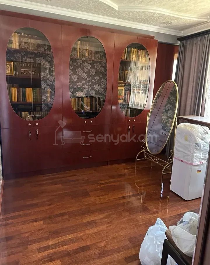 3 Սենյականոց Բնակարան Քարե Շենքում, 80քմ, 4/4 հարկ, Նորմալ Վիճակում, Կահավորված