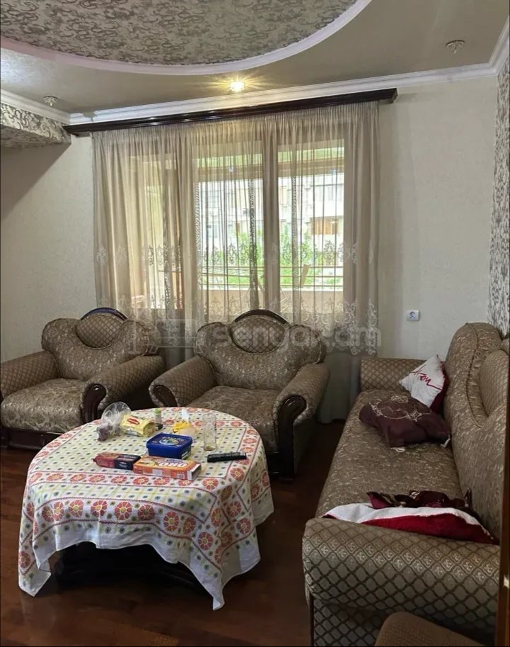 3 Սենյականոց Բնակարան Քարե Շենքում, 80քմ, 4/4 հարկ, Նորմալ Վիճակում, Կահավորված