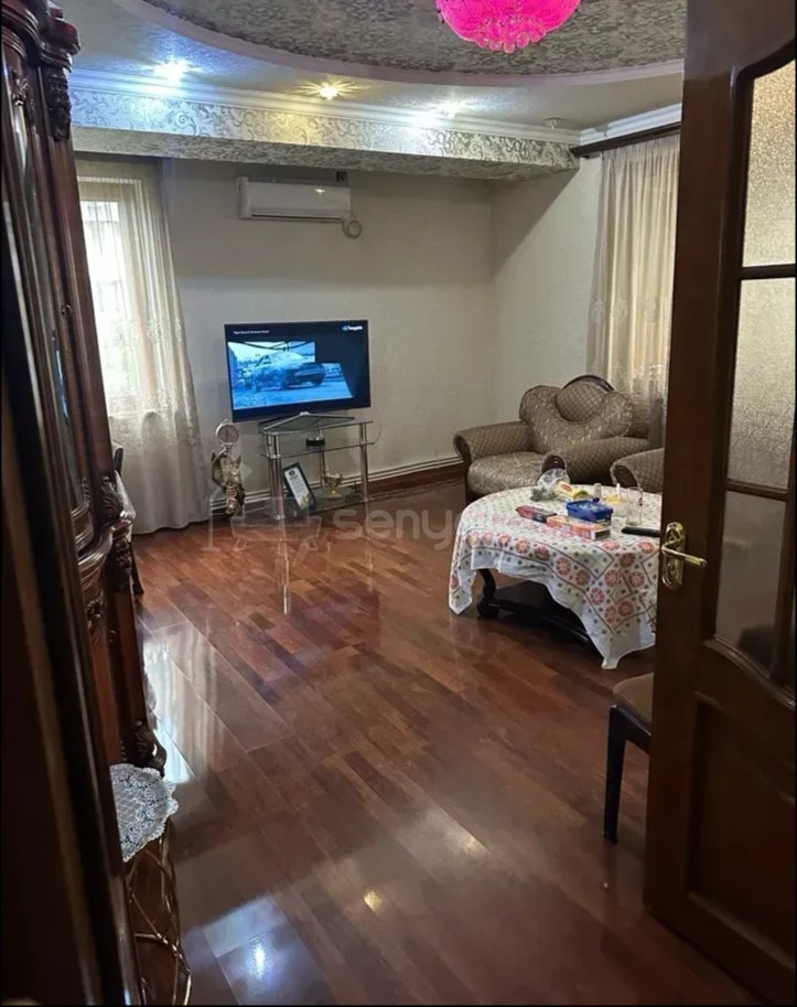 3 Սենյականոց Բնակարան Քարե Շենքում, 80քմ, 4/4 հարկ, Նորմալ Վիճակում, Կահավորված