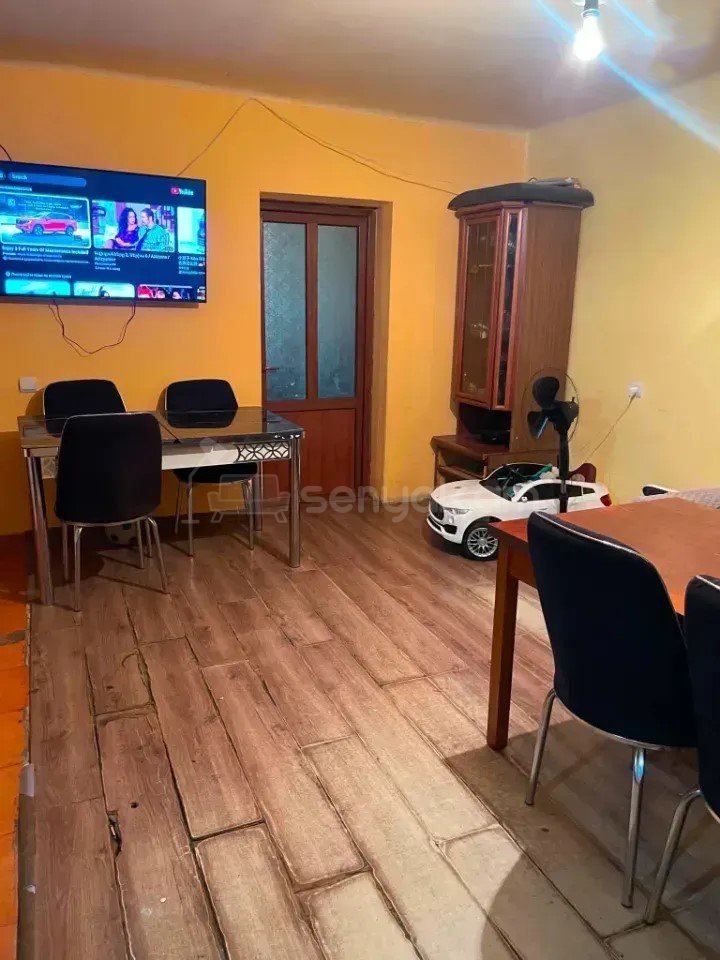 3 Սենյականոց Բնակարան Քարե Շենքում, 55քմ, 1/5 հարկ, Կոսմետիկ Վերանորոգված