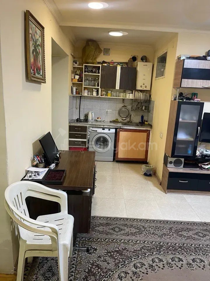 3 Սենյականոց Բնակարան Քարե Շենքում, 60քմ, 3/5 հարկ, Կոսմետիկ Վերանորոգված