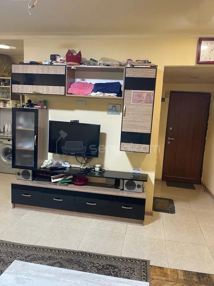 3 Սենյականոց Բնակարան Քարե Շենքում, 60քմ, 3/5 հարկ, Կոսմետիկ Վերանորոգված