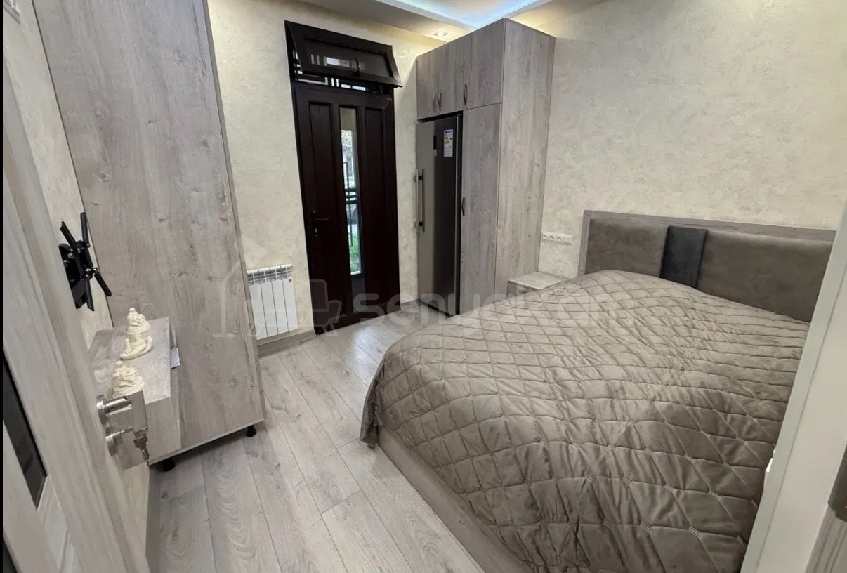 3 Սենյականոց Բնակարան Քարե Շենքում, 52քմ, 1/3 հարկ, Կապիտալ Վերանորոգված