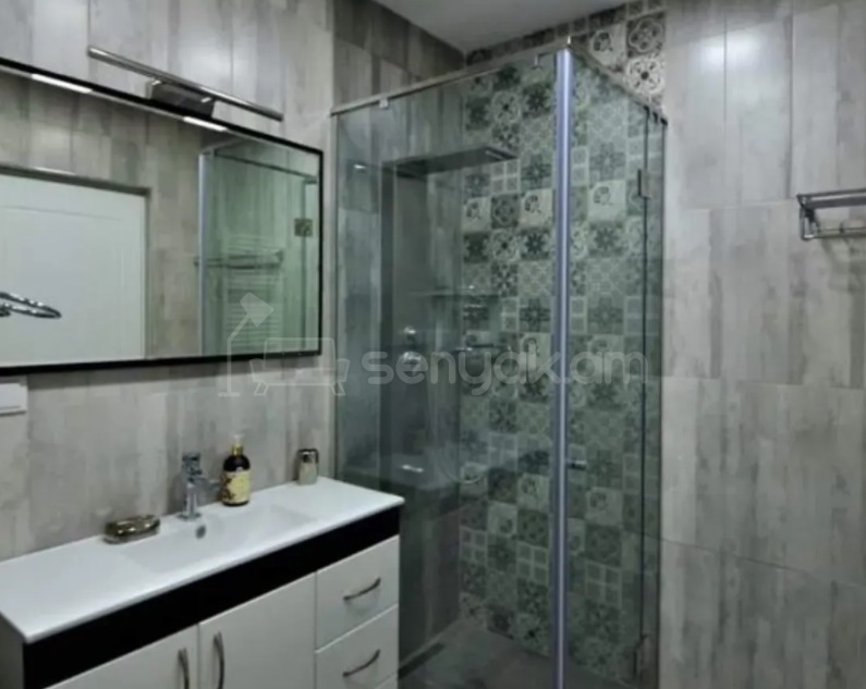 3 Սենյականոց Բնակարան Քարե Շենքում, 70քմ, 5/5 հարկ, Կապիտալ Վերանորոգված