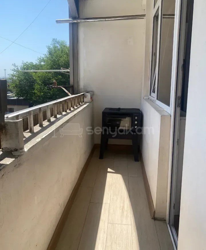 1 Սենյականոց Բնակարան, 41քմ, 3/9 հարկ, Կապիտալ Վերանորոգված