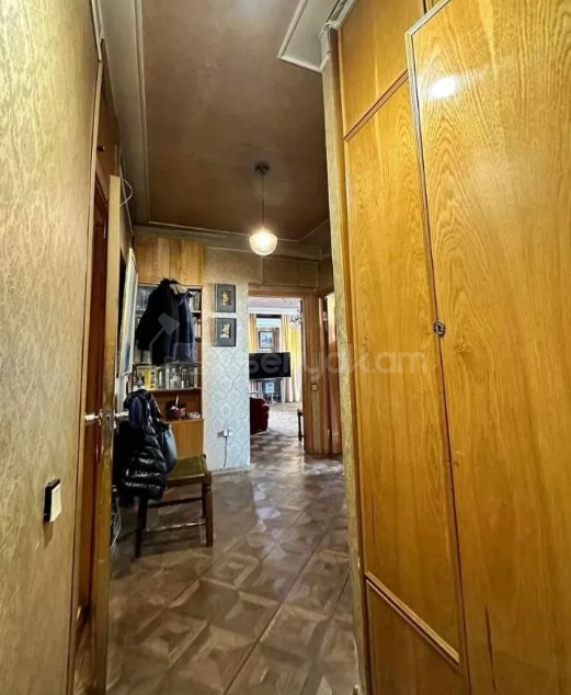 3 Սենյականոց Բնակարան, 107քմ, 7/12 հարկ, Պետական Վիճակում