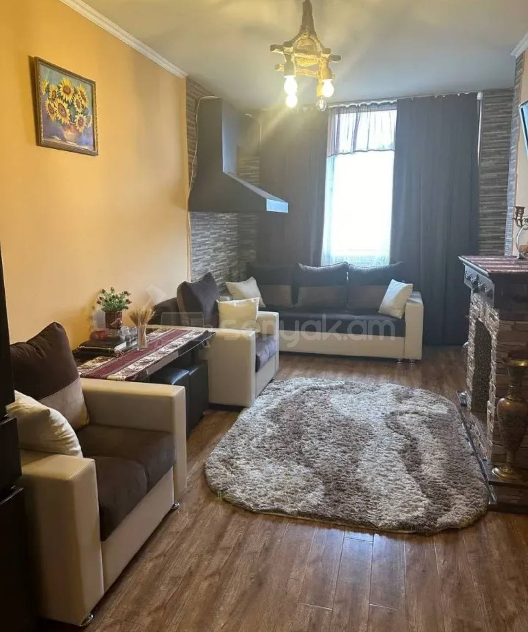 5 Սենյականոց Բնակարան Քարե Շենքում, 105քմ, 4/5 հարկ, Կապիտալ Վերանորոգված
