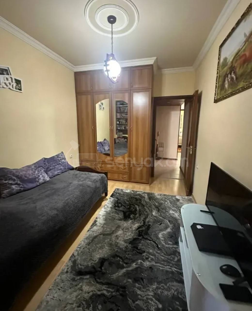 5 Սենյականոց Բնակարան Քարե Շենքում, 105քմ, 4/5 հարկ, Կապիտալ Վերանորոգված