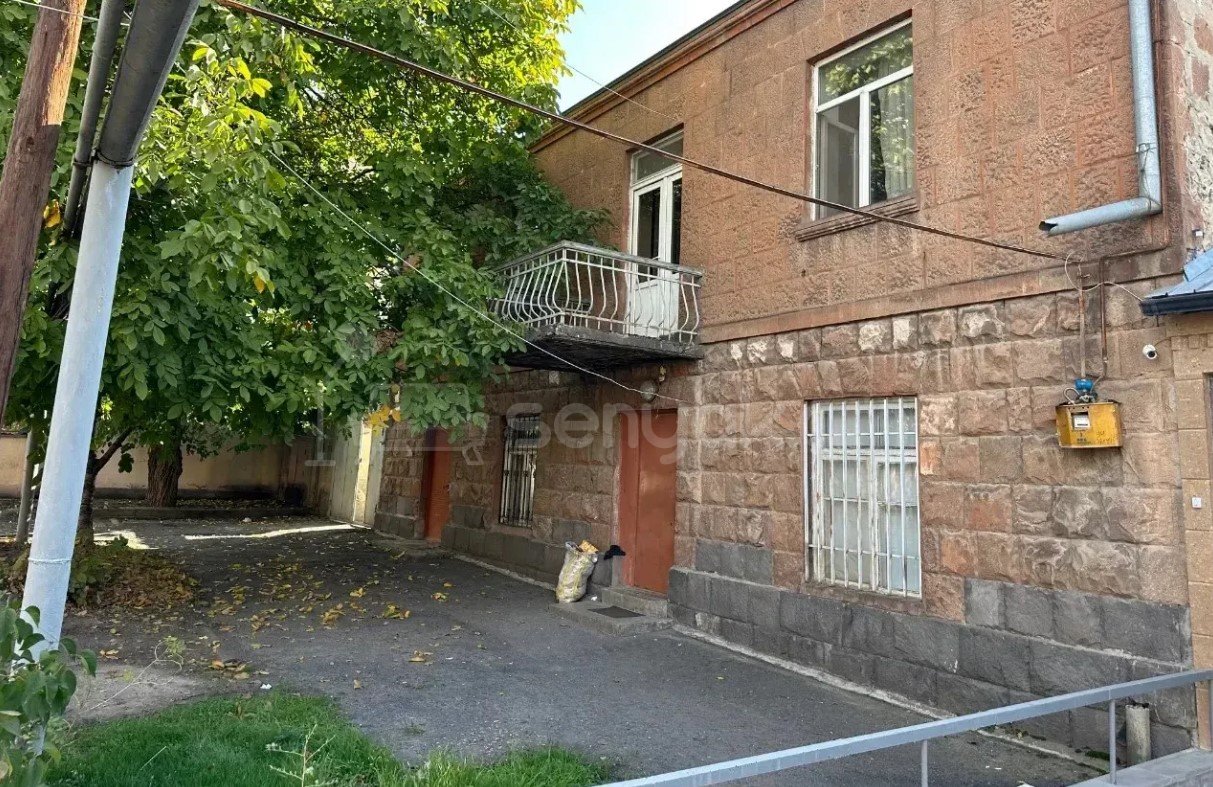 8 Սենյականոց Սեփական Տուն, 370քմ, Կոսմետիկ Վերանորոգված