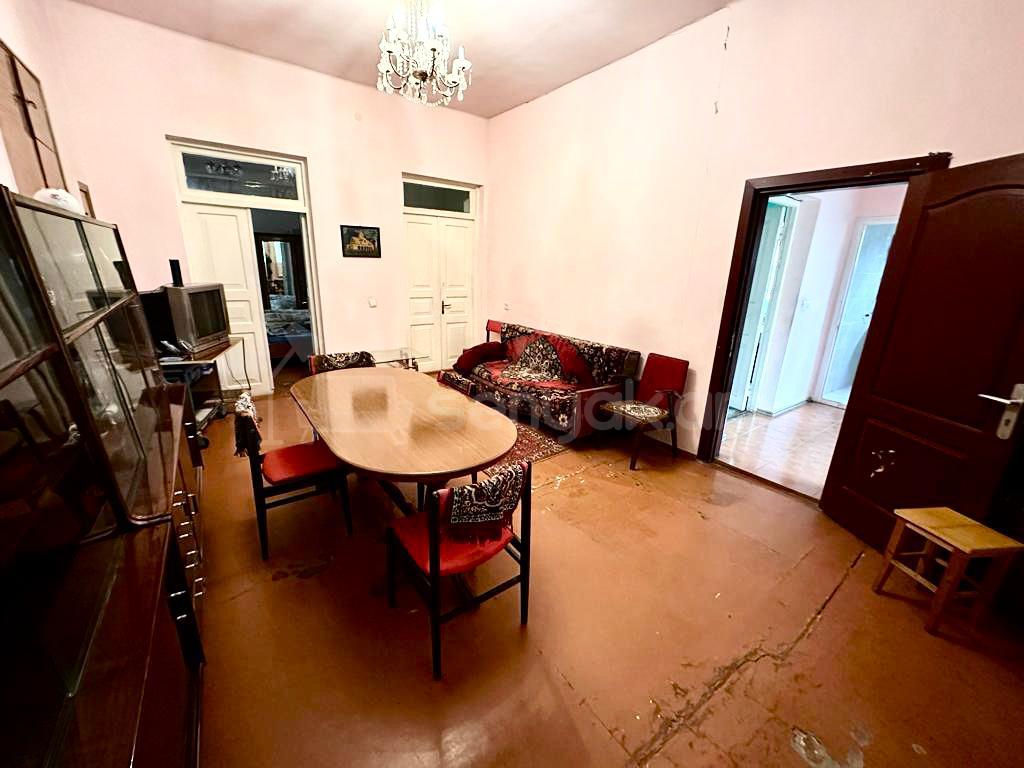 8 Սենյականոց Սեփական Տուն, 370քմ, Կոսմետիկ Վերանորոգված
