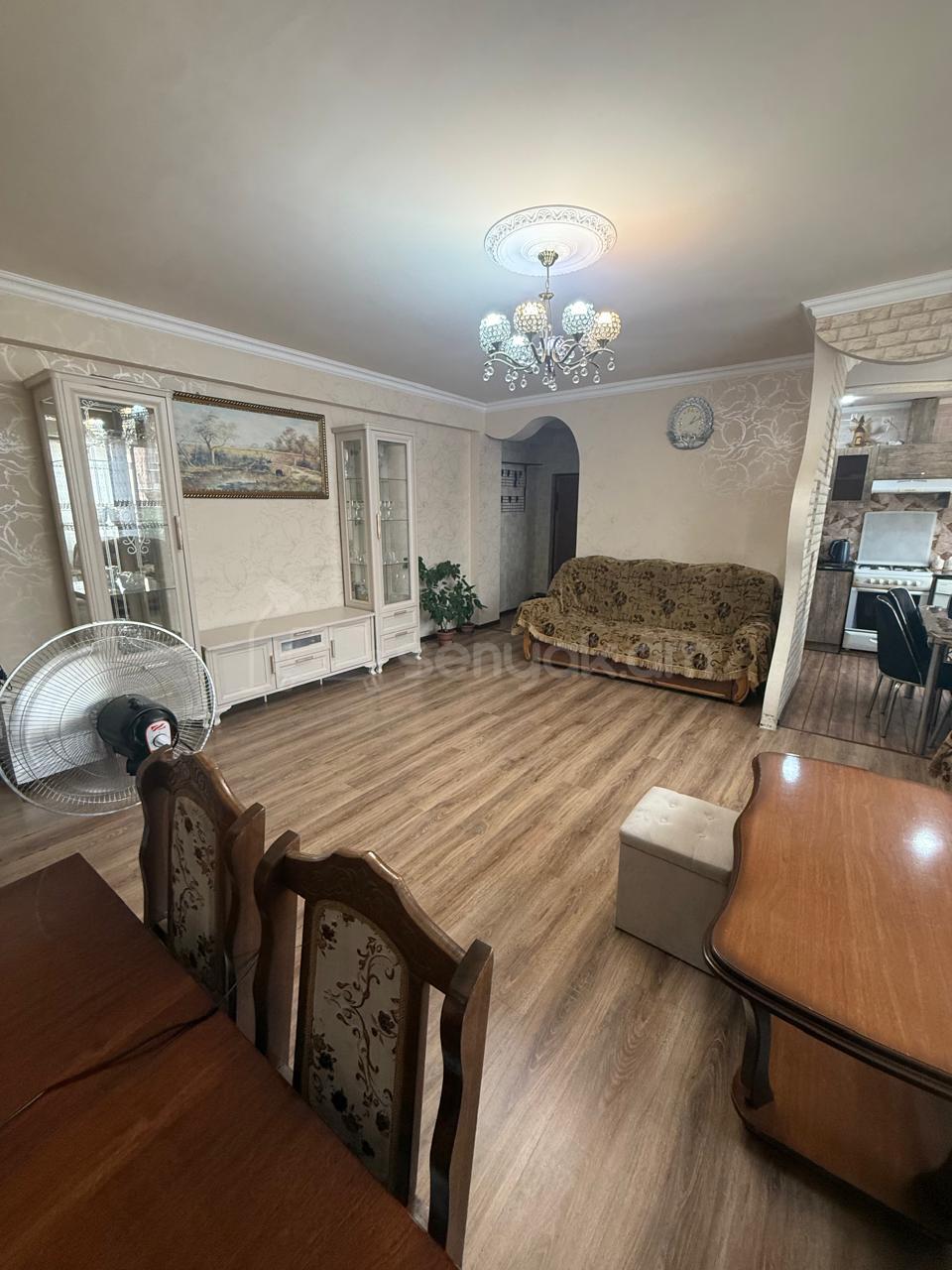 3 Սենյականոց Բնակարան, 72քմ, 3/9 հարկ, Նորմալ Վիճակում, Կահավորված