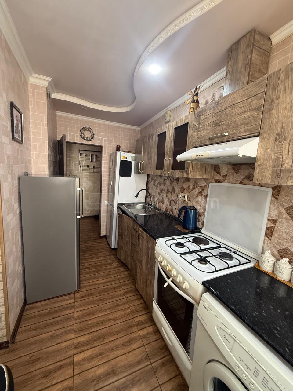 3 Սենյականոց Բնակարան, 72քմ, 3/9 հարկ, Նորմալ Վիճակում, Կահավորված