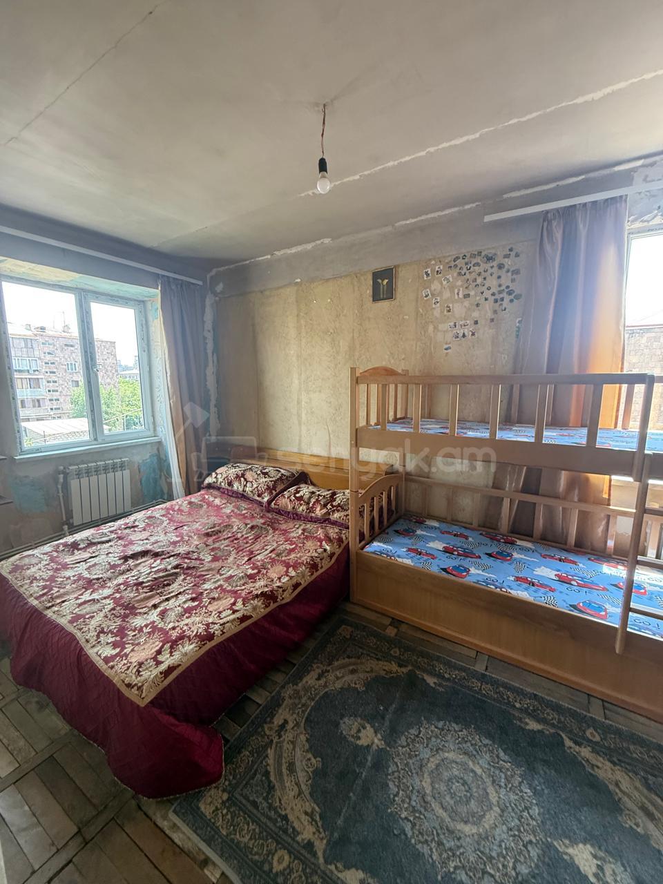 3 Սենյականոց Բնակարան, 72քմ, 3/9 հարկ, Նորմալ Վիճակում, Կահավորված